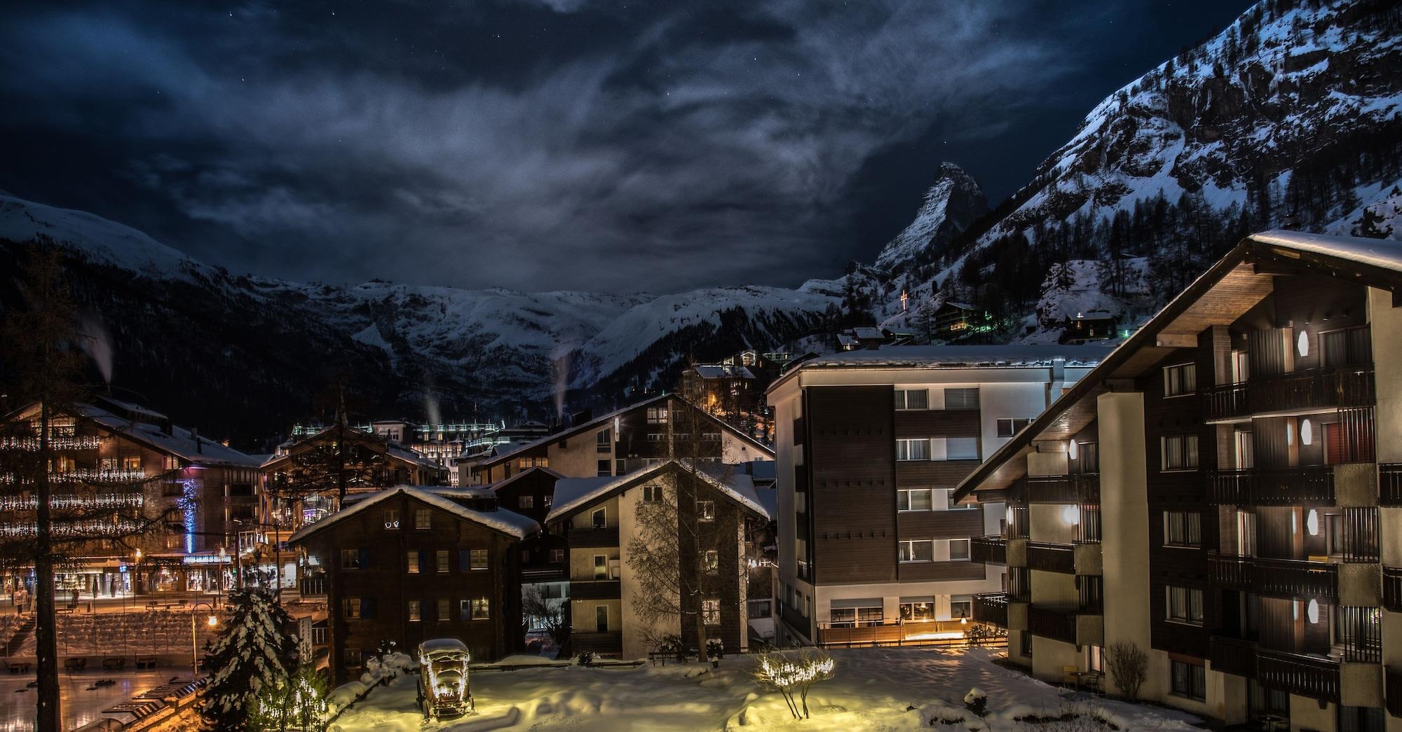 Schweizerhof Zermatt - A Small Luxury Hotel Екстер'єр фото